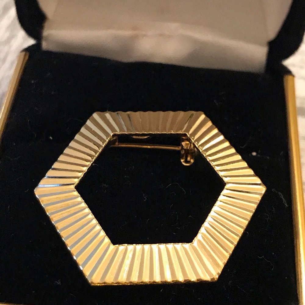 Gold pin